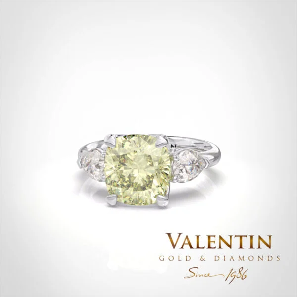 Cushion Diamond Gold Ring 4766
