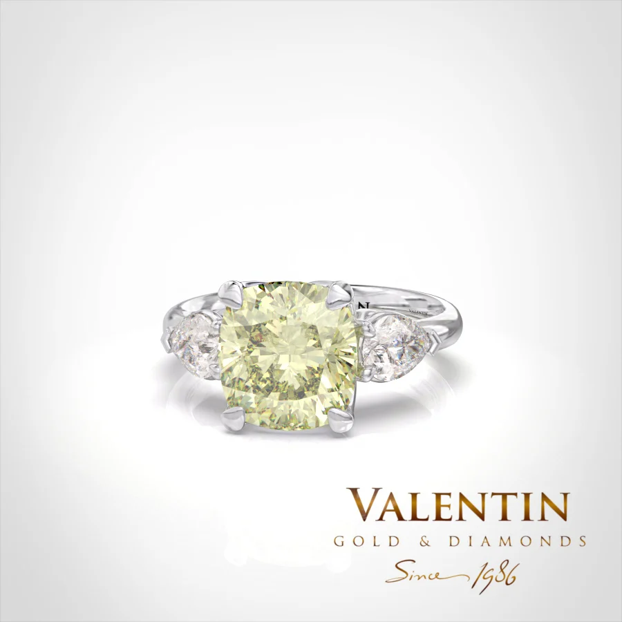 Cushion Diamond Gold Ring 4766