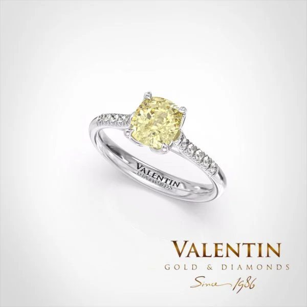 Cushion Engagement Ring 4759 – white gold