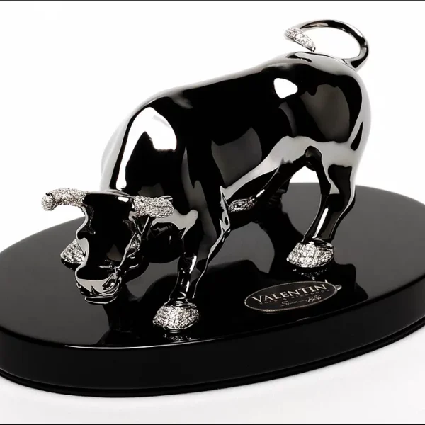BULL - Strength and Determination