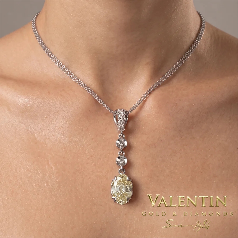 Oval Gold Pendant 6958 – white gold