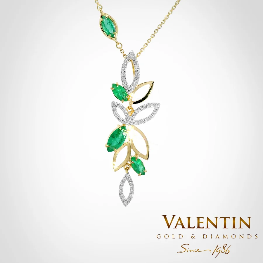 6796 Yellow EM 1 Златен медальон Marquise Emerald 6796 – жълто злато