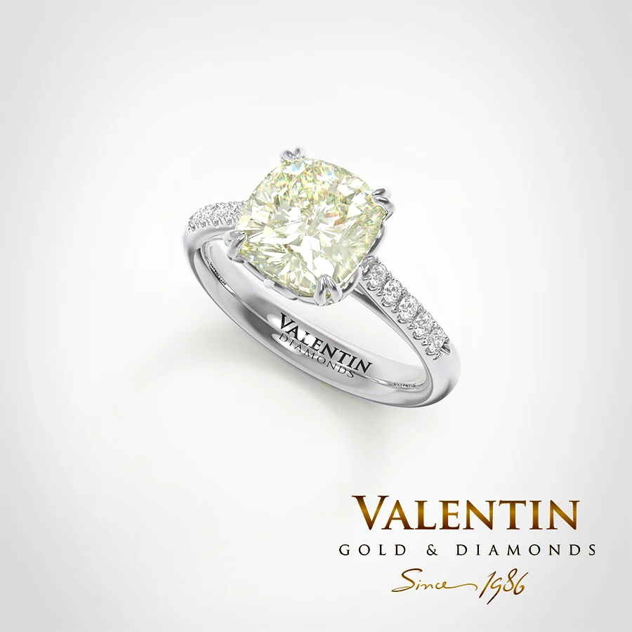 Cushion Engagement Ring 4773 – white gold