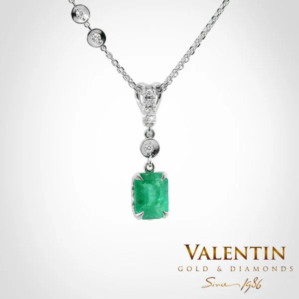 Златен медальон Green Adore 6957