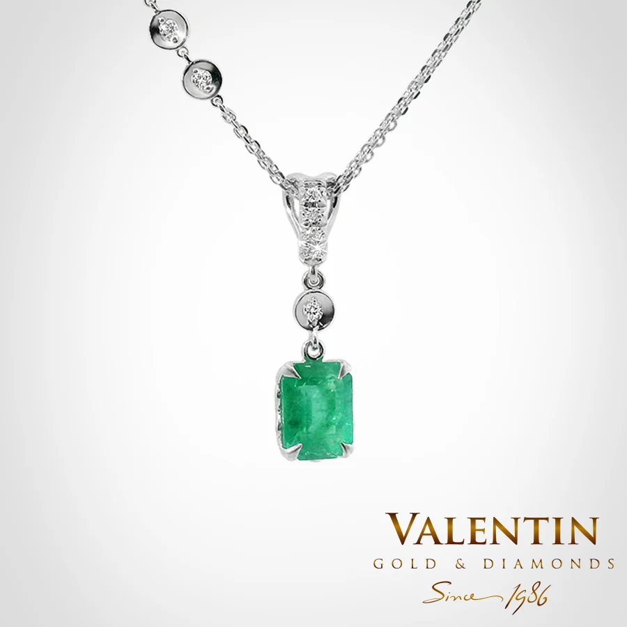 Златен медальон Green Adore 6957