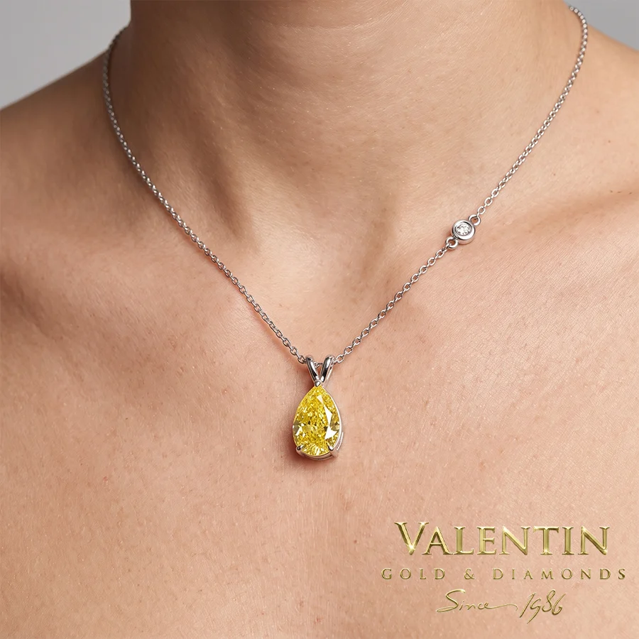 Златен медальон Yellow Pear 6962