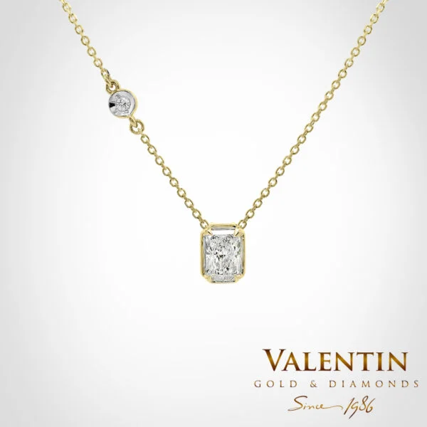 Light Radiant Gold Pendant with Halo 6963 – yellow gold
