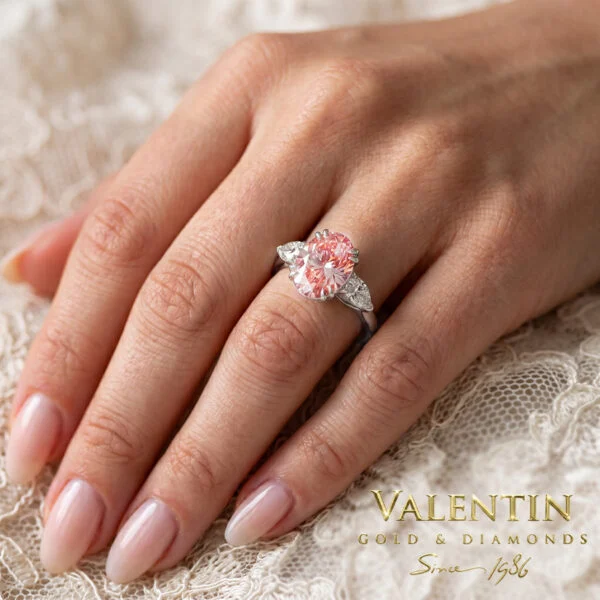 Златен пръстен Fancy Vivid Pink Oval Lab 4766 - Image 2